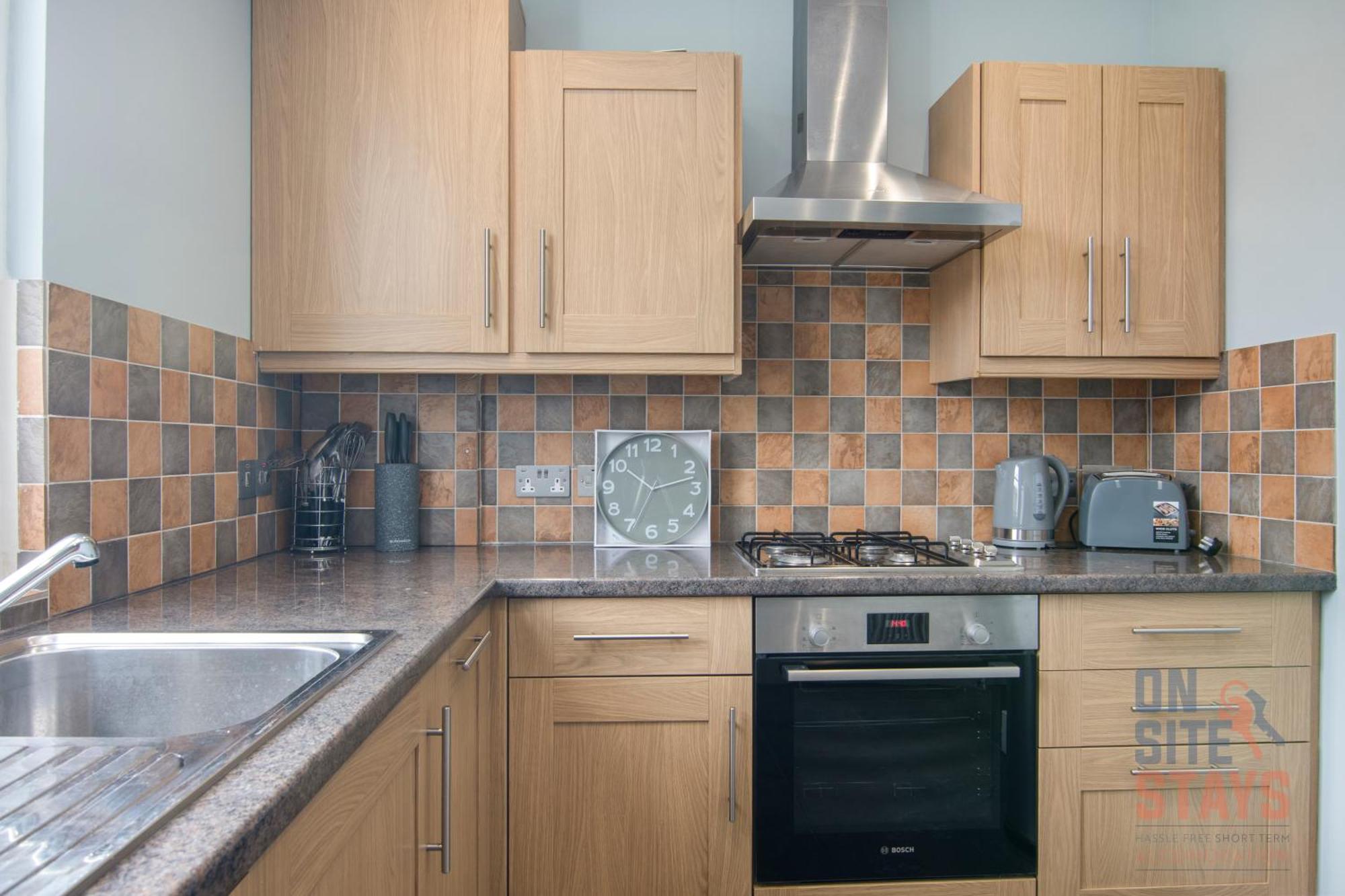 Onsitestays - Bright Spacious 2-br, Wifi And Lots Of Street Parking Apartment